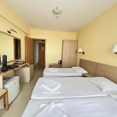 александра 호텔 3*