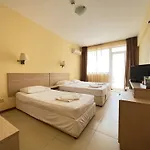 александра Hotel 3*