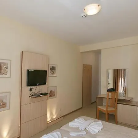 ホテル александра 3*