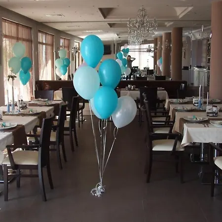 ホテル александра 3*