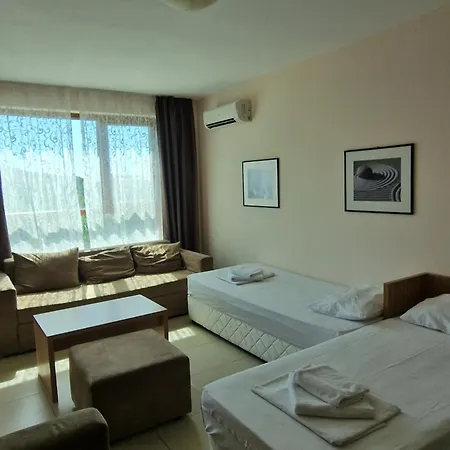 ホテル александра