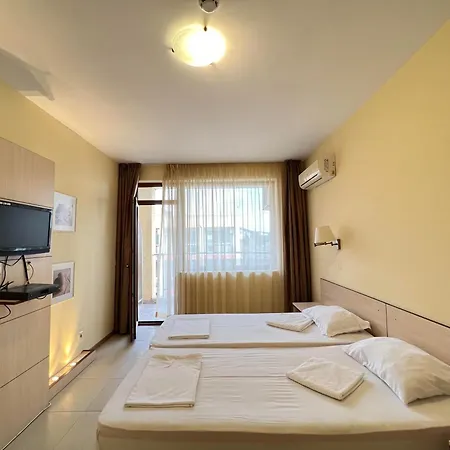 александра ホテル 3*