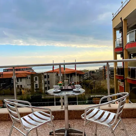 ホテル александра 3*